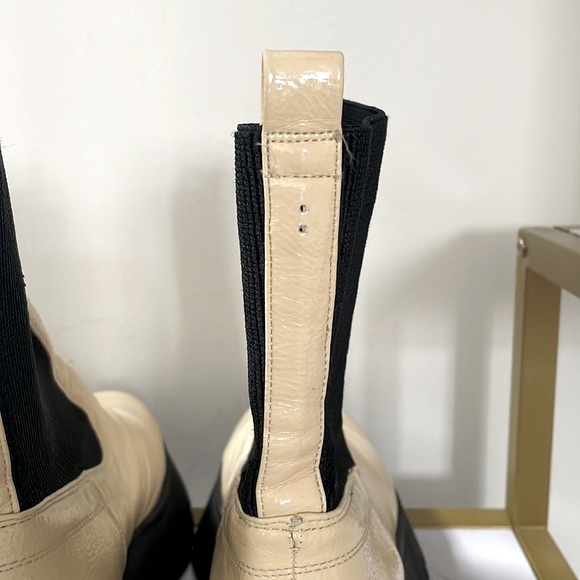 Circus by Sam Edelman Lug Sole Chelsea Boot - Picture 9 of 9